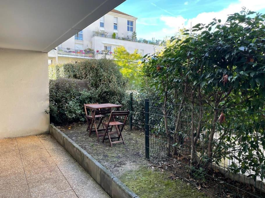 Studio 28 M2 & Jardin Privatif 20 M2 مونتينيو لي بروتون المظهر الخارجي الصورة